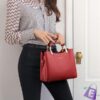 Bolsa Versalhes Feminina em Couro Legítimo - Alça de mão