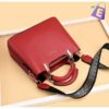 Bolsa Versalhes Feminina em Couro Legítimo - Vermelha Deitada